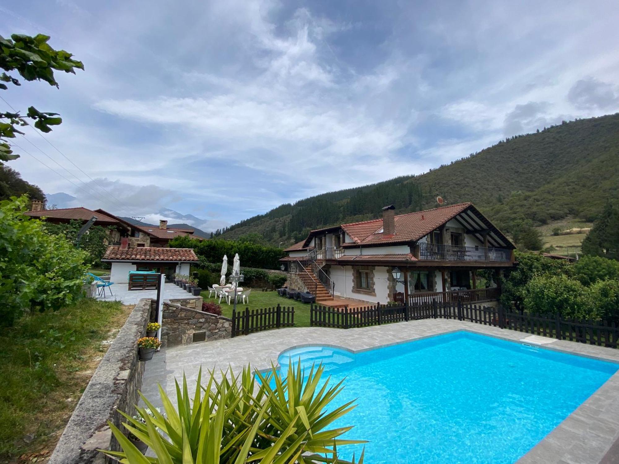 Apartamentos Rurales Valverde Potes Bagian luar foto